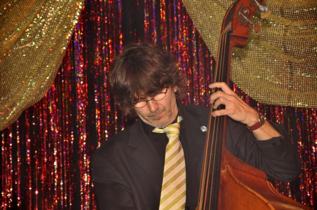 min 2010 11 13 fous swing 283
